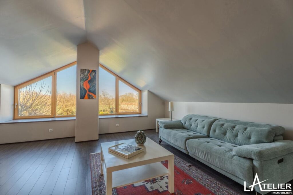 Maison en pierres bon état fort potentiel, atypique – 9 pièces – 5 chambres – 273 m²