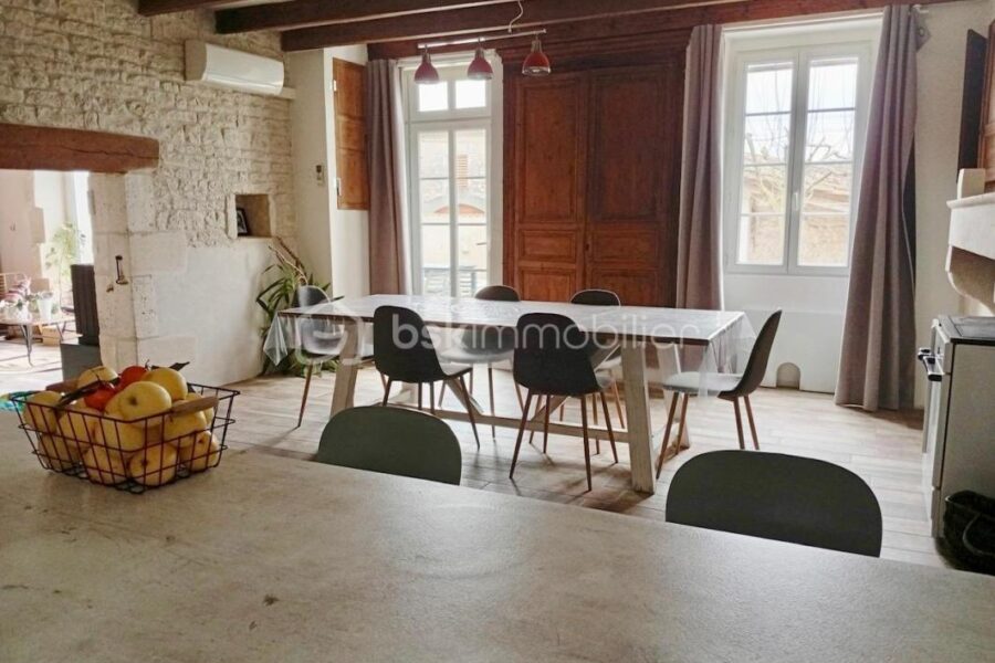 Maison à vendre à Aigre