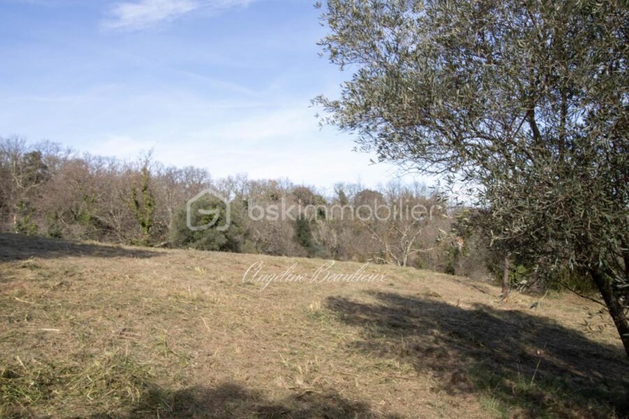 Terrain à vendre à Boucoiran et nozieres