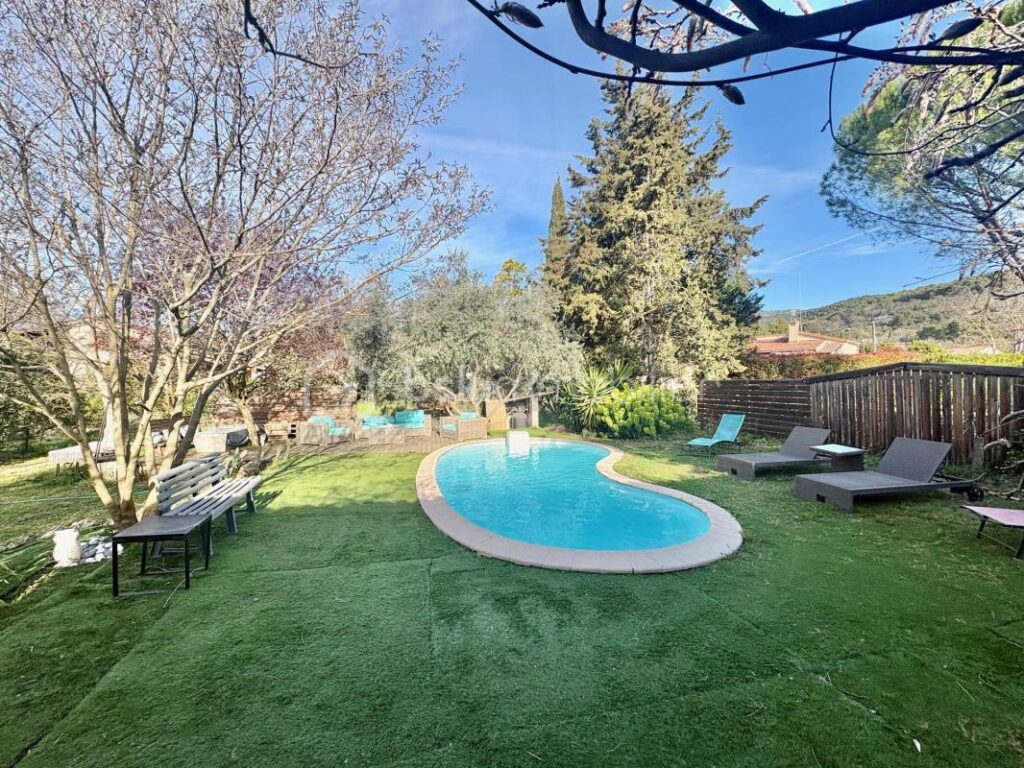 VENTE FAYENCE MAISON PLAIN-PIED 4 CHAMBRES PISCINE – 5 pièces – 4 chambres – 100 m²