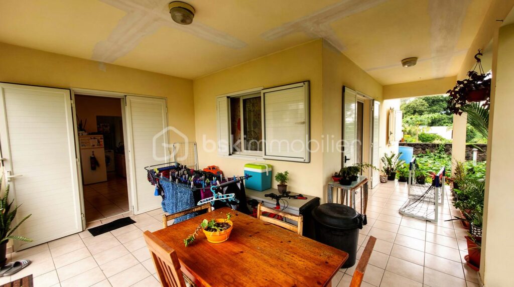 Vente Maison F4 de 81 m² sur Saint-Joseph – 4 pièces – 3 chambres – 81 m²