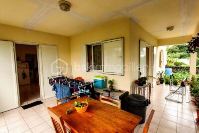 Vente Maison F4 de 81 m² sur Saint-Joseph – 4 pièces – 3 chambres – 81 m²