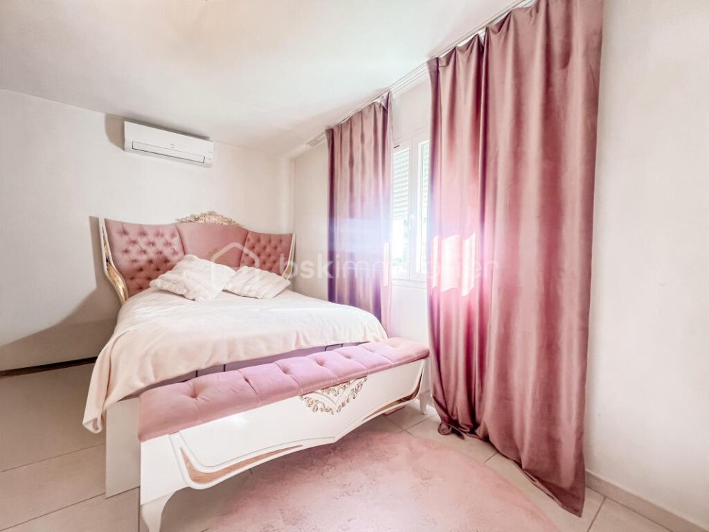 Maison récente de 113 m2 de plain-pied avec piscine, 3 chambres – 5 pièces – 3 chambres – 113 m²