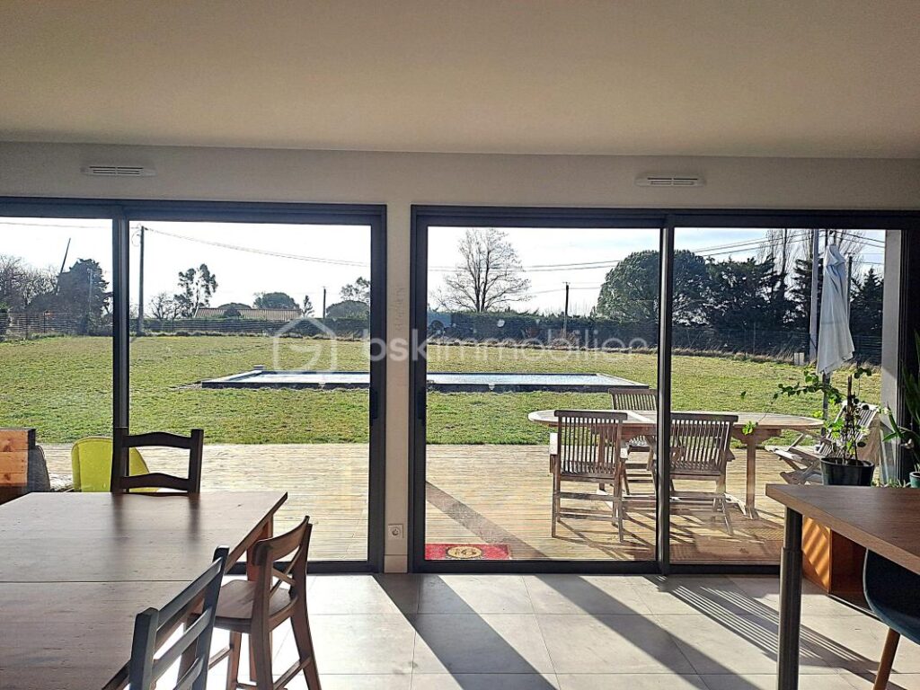 Maison en bois T6 sur 3580 m² – 6 pièces – 4 chambres – 136 m²