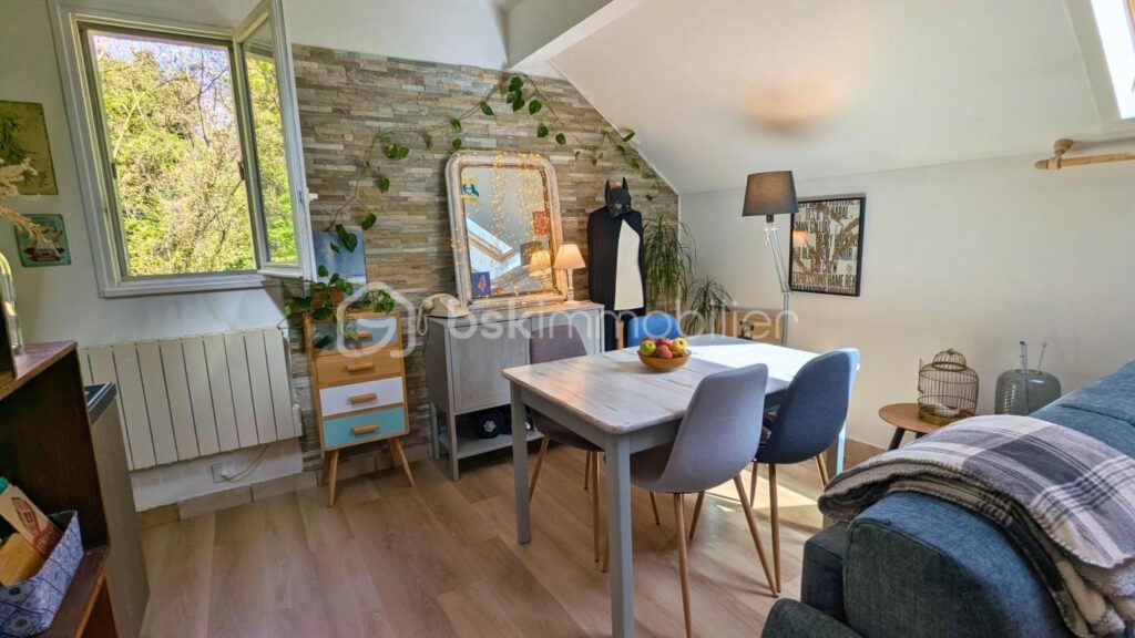 Coup de cœur assuré : Appartement de caractère dans un cadre nature – Brie-Comte-Robert – 2 pièces – 1 chambre – 42 m²