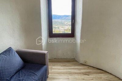 T1 atypique avec mezzanine-traversant avec vue dégagée – 2 pièces – 1 chambre – 47 m²