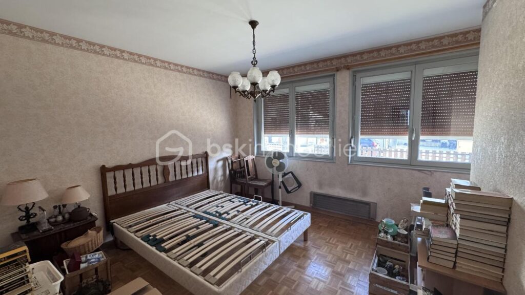 PAVILLON INDEPENDANT SUR SOUS-SOL A RENOVER – 7 pièces – 4 chambres – 122 m²