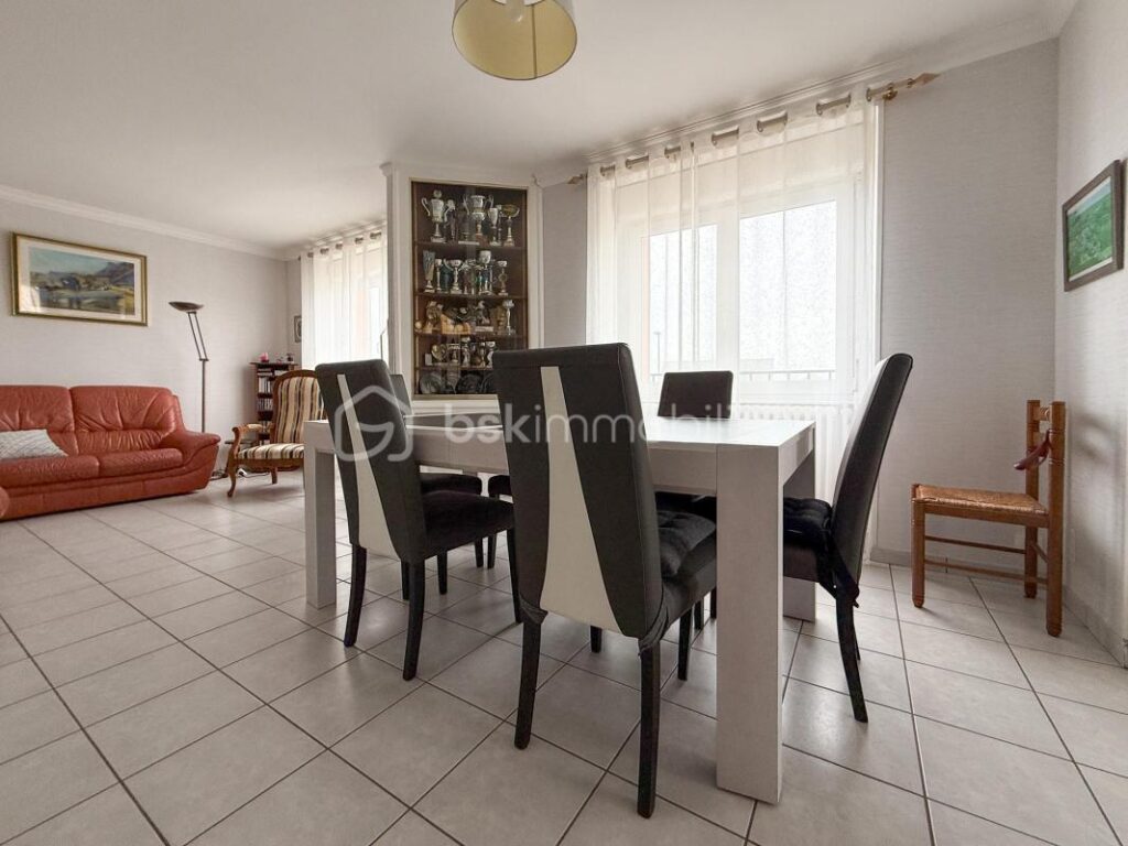 Maison familiale avec vue mer à moins de 400 mètres de la plage des trois moutons – 9 pièces – 5 chambres – 143 m²