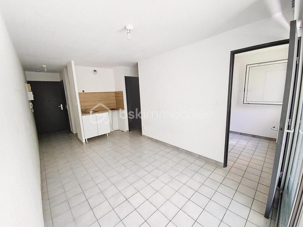 *** SETE – APPARTEMENT AVEC VUE – PLAVE DE PARKING PRIVATIVE – IDEAL PRIMO *** – 2 pièces – 1 chambre – 26 m²