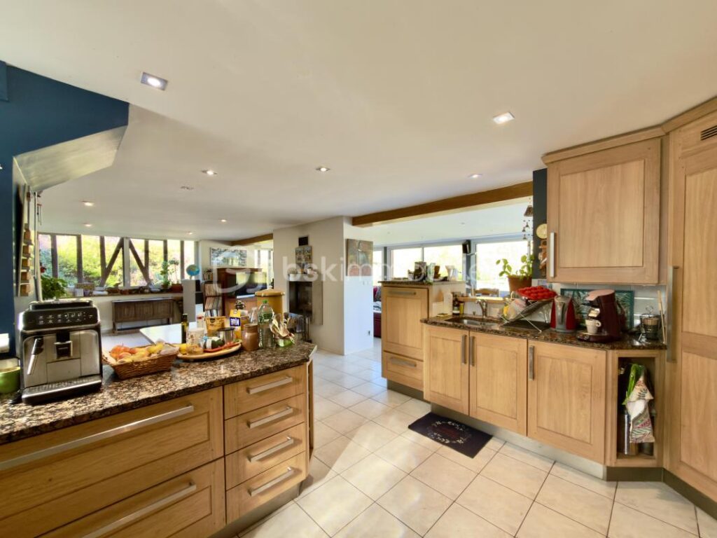 🏡 Maison pleine de charme 160 m² avec terrain exceptionnel de 5 500 m² – Rives-en-Seine – 8 pièces – 5 chambres – 160 m²