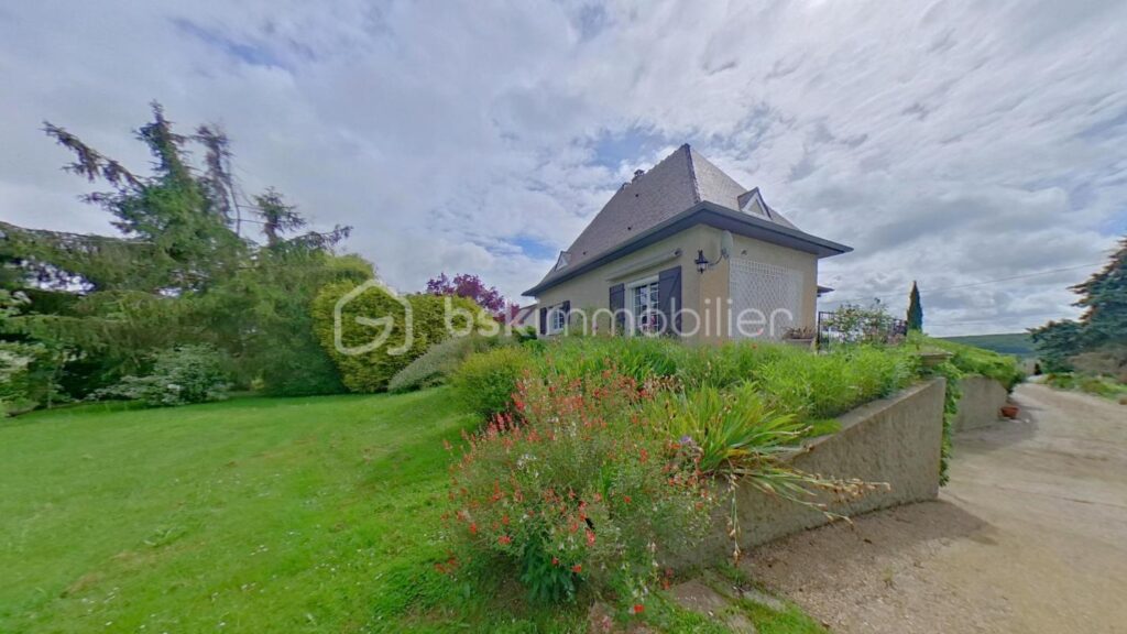 ✨ Maison traditionnelle avec vue panoramique – Cadre exceptionnel à 3 min de Pont-sur-Yonne ✨ – 5 pièces – 4 chambres – 140 m²