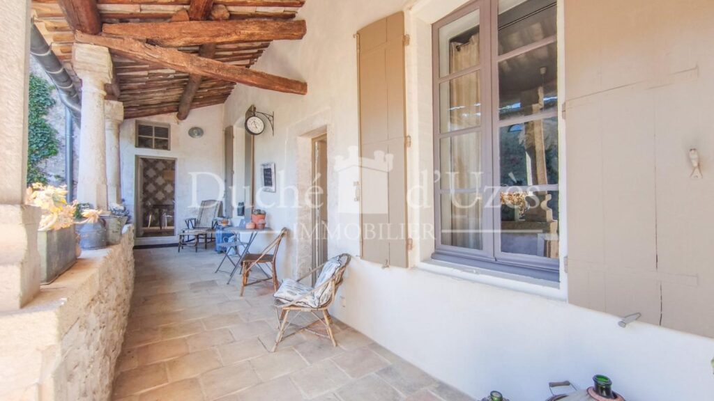 Maison – 14 pièces – 7 chambres – 330 m²