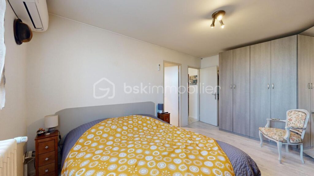 Maison 6 pièces avec piscine implantée sur une grande parcelle arborée – 6 pièces – 4 chambres – 180 m²