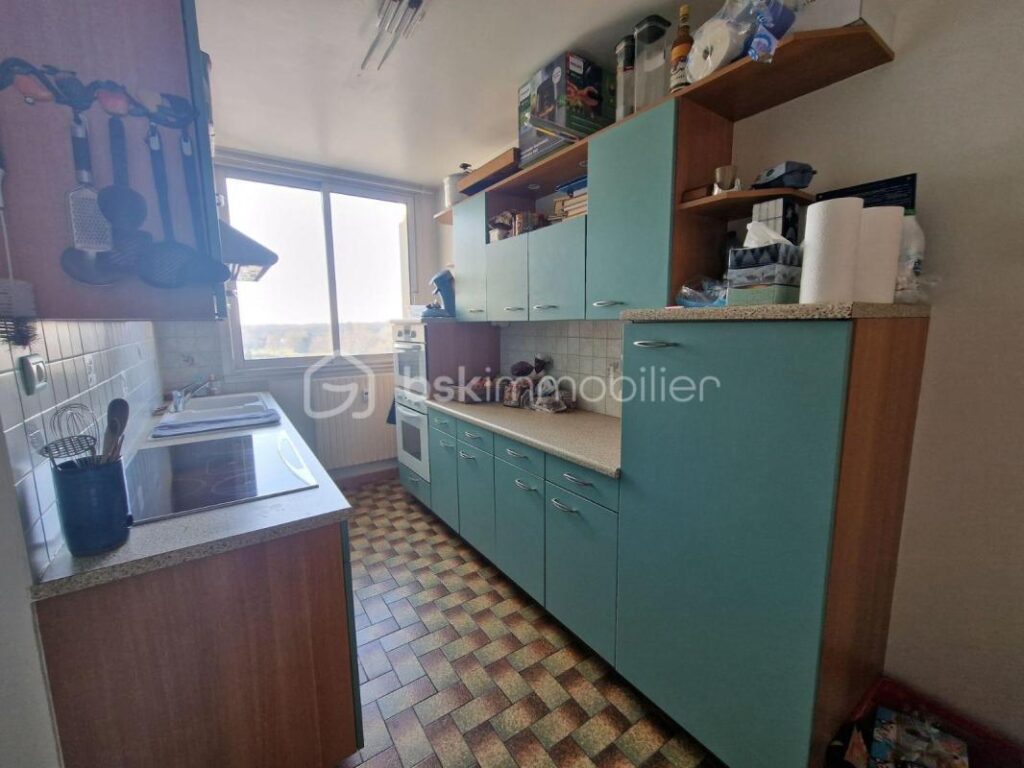 7 min à pied de la GARE – Dernier étage – 5 pièces – sans vis à vis – 5 pièces – 4 chambres – 98 m²