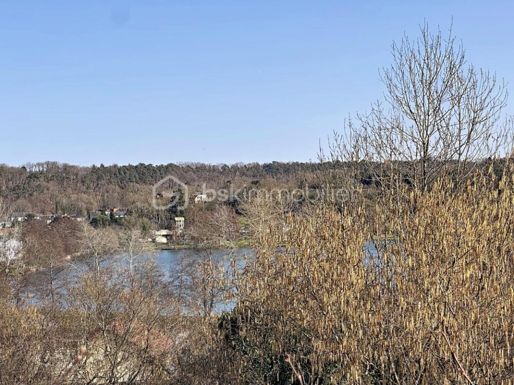 Maison proche centre ville avec vue et jardin – 4 pièces – 4 chambres – 135 m²