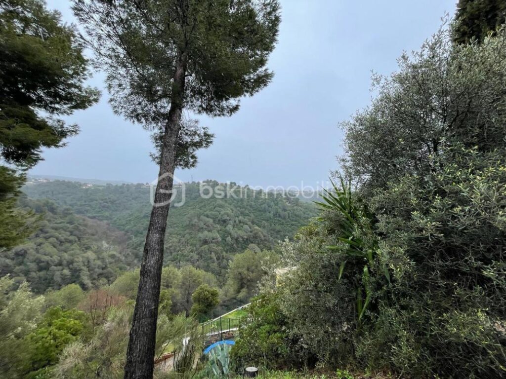 COLOMARS – IDEAL INVESTISSEUR – MAISON EN TRAVAUX INACHEVES – 500M² – TERRAIN 1975 M² – 20 MIN NICE – 6 pièces – 5 chambres – 499 m²