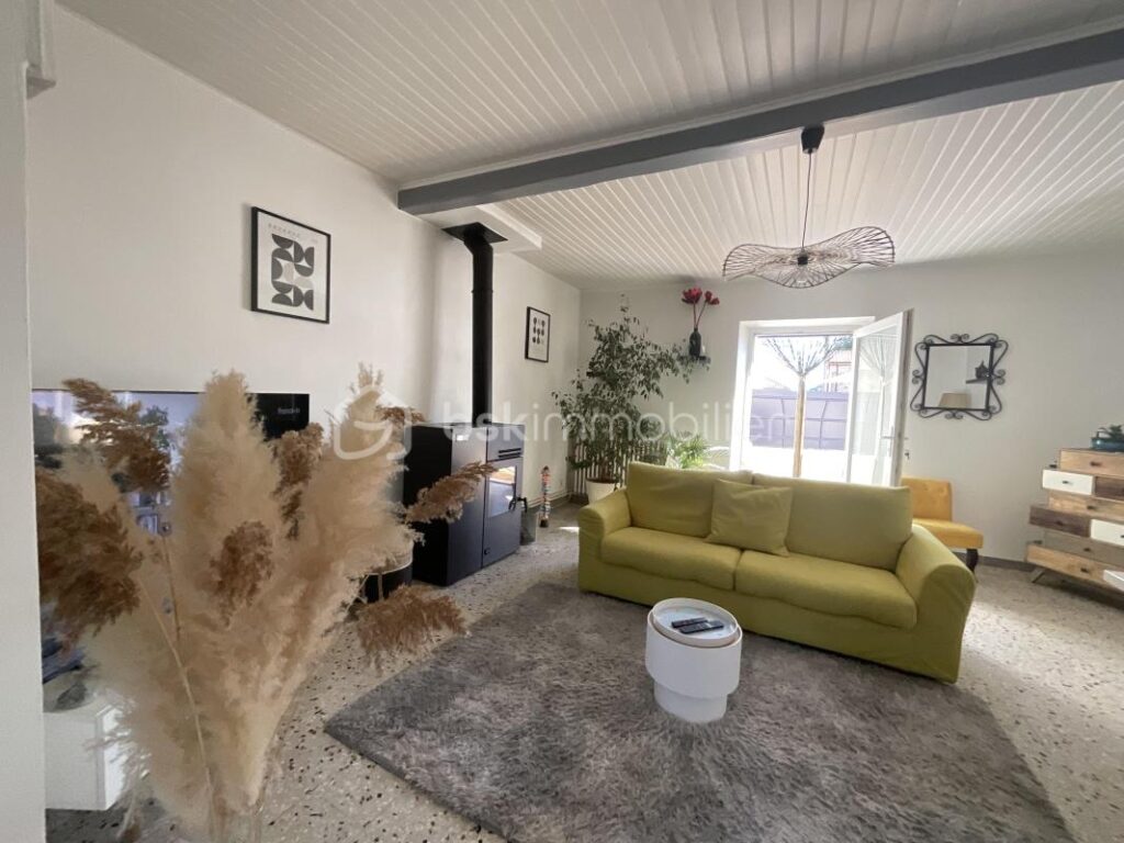 Charme bucolique et tranquillité à La Grand-Combe : Maison de village rénové avec terrasses ensoleillées – 3 pièces – 2 chambres – 65 m²