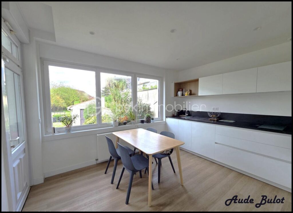 Charmante maison bel étage de 118 m² sur parcelle de 400 m² – Confort et qualité de vie – 6 pièces – 4 chambres – 118 m²