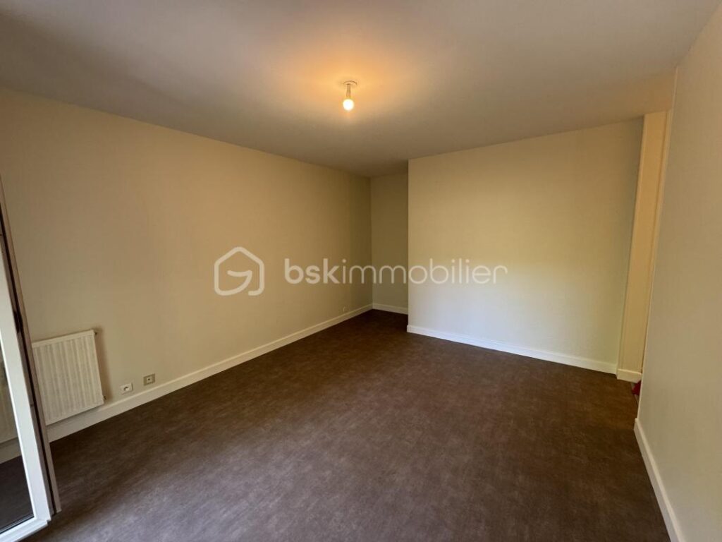 BAR-SUR-SEINE – T2 43,97 m² REFAIT À NEUF – Belle affaire pour y vivre OU investir – 2 pièces – 1 chambre – 43 m²