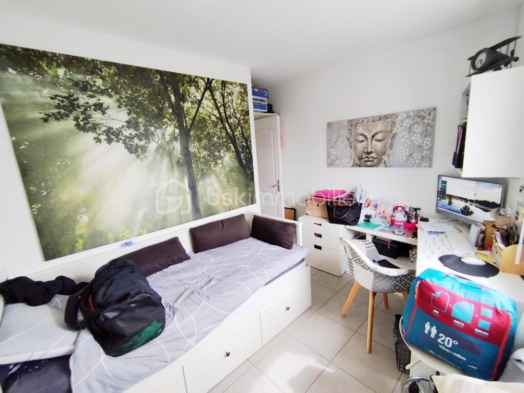 Villa avec piscine – 6 pièces – 4 chambres – 132 m²