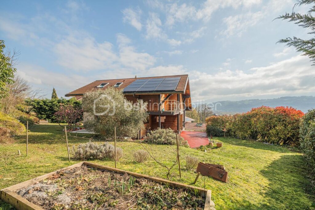 Chaleureuse Maison ossature bois 5 pièces de 153 m2 – 5 pièces – 4 chambres – 112 m²