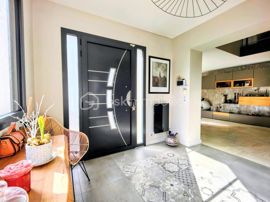 Maison contemporaine charmante et spacieuse à Jouars-Pontchartrain – 8 pièces – 3 chambres – 233 m²