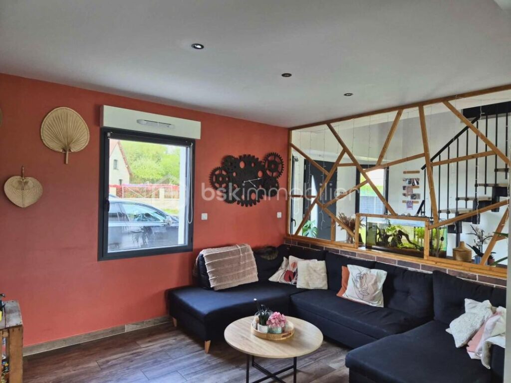 Exclusivité Maison contemporaine de 2018 – 154 m² – DPE A – Plain pied et Suite parentale – Terrain 1 139 m² – Garage – 6 pièces – 5 chambres – 154 m²