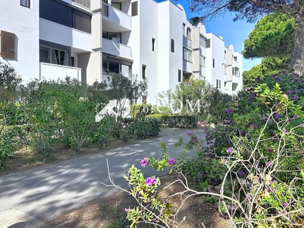 T2 rdc avec charmante terrasse, parking privé & local à vélo – 2 pièces – 1 chambre – 31 m²