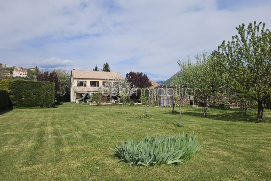 Maison à vendre à La batie montsaleon