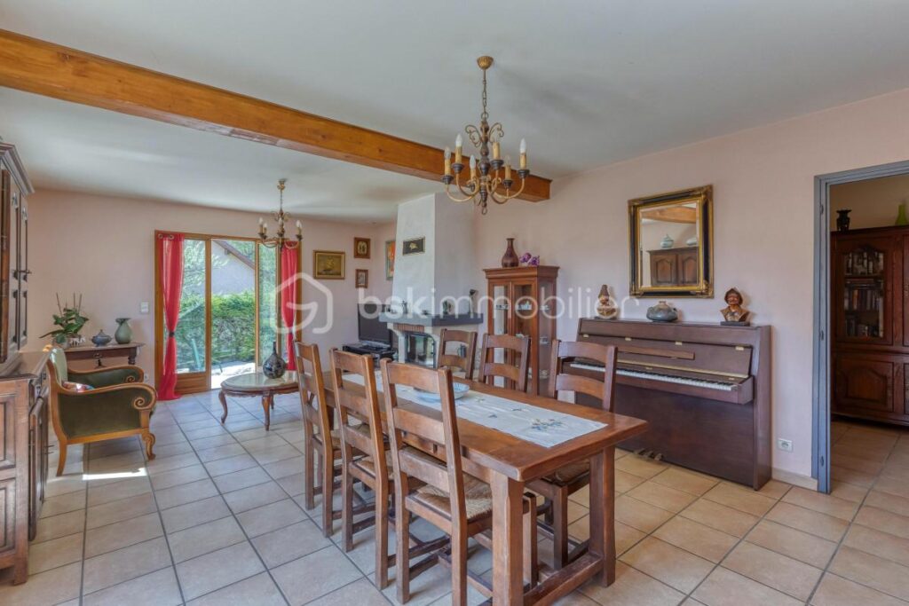 PRUNIERES 38350 – VILLA individuelle de PLAIN PIED de 124m² – 3 CHAMBRES, COMBLES à aménager. VUE EXCEPTIONNELLE, CADRE NATUREL privilégié – 5 pièces – 3 chambres – 124 m²