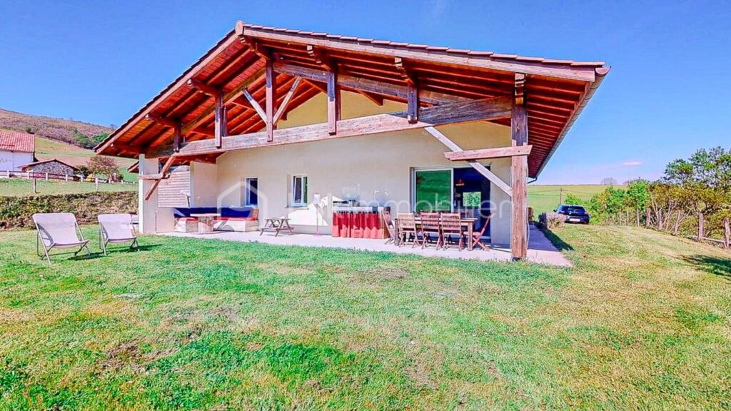 Maison de plain-pied de 2015 avec un T2 indépendant – 7 pièces – 4 chambres – 201 m²