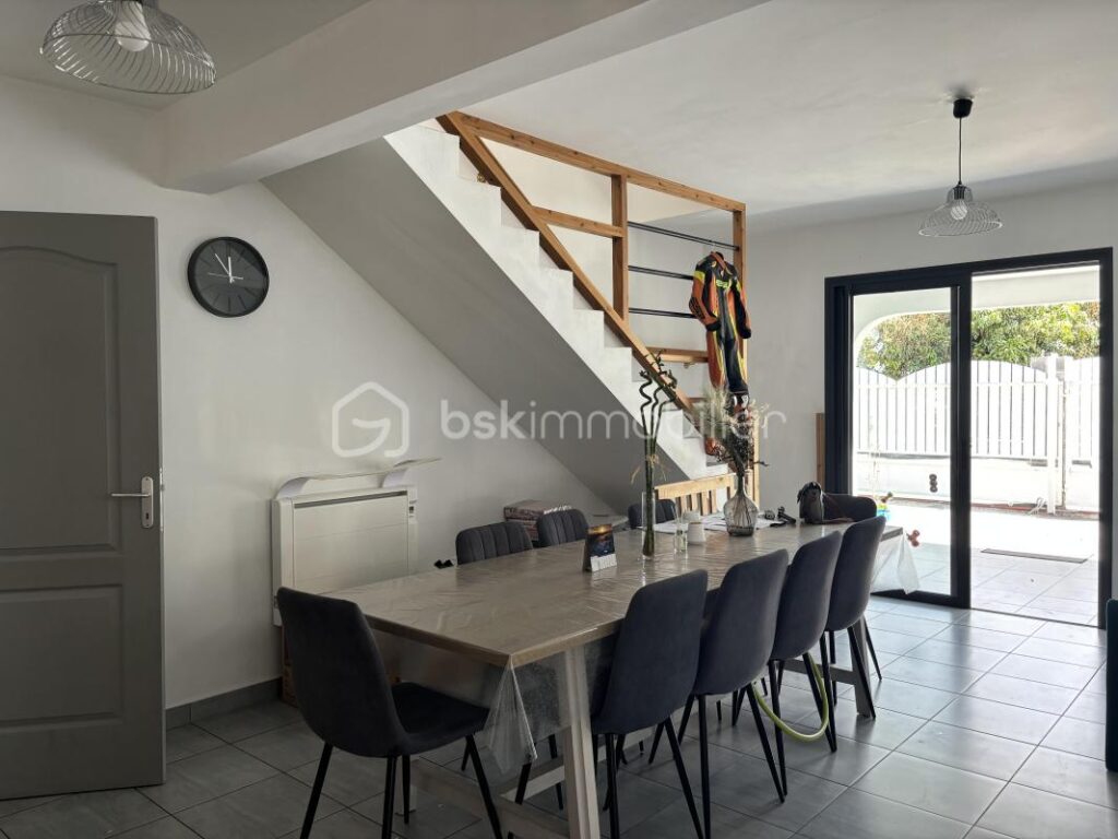 À vendre : Magnifique maison F5 de 2020 dans le cirque de Cilaos, à l’île de La Réunion – 5 pièces – 4 chambres – 137 m²