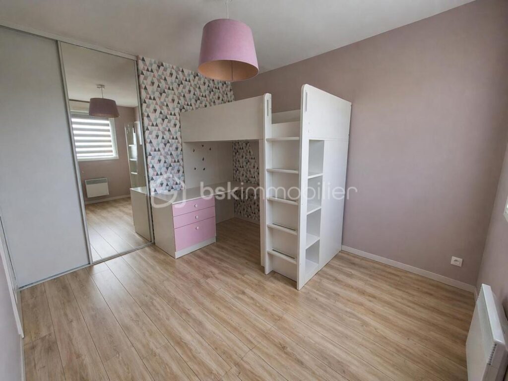 Élégante maison de plain-pied – 6 pièces – 3 chambres – 106 m²