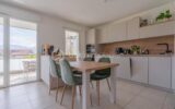 Superbe T3 récent (62m²) avec terrasse, vue montagnes, place de parking privative en sous-sol – Poisy (Brassilly) – 3 pièces – 2 chambres – 62 m²