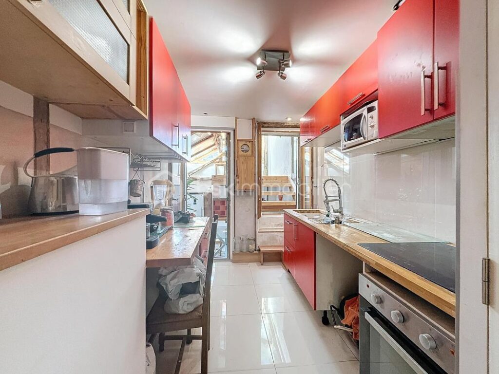Charmante maison de ville sur 3 niveaux à fort potentiel!! – 5 pièces – 3 chambres – 116 m²