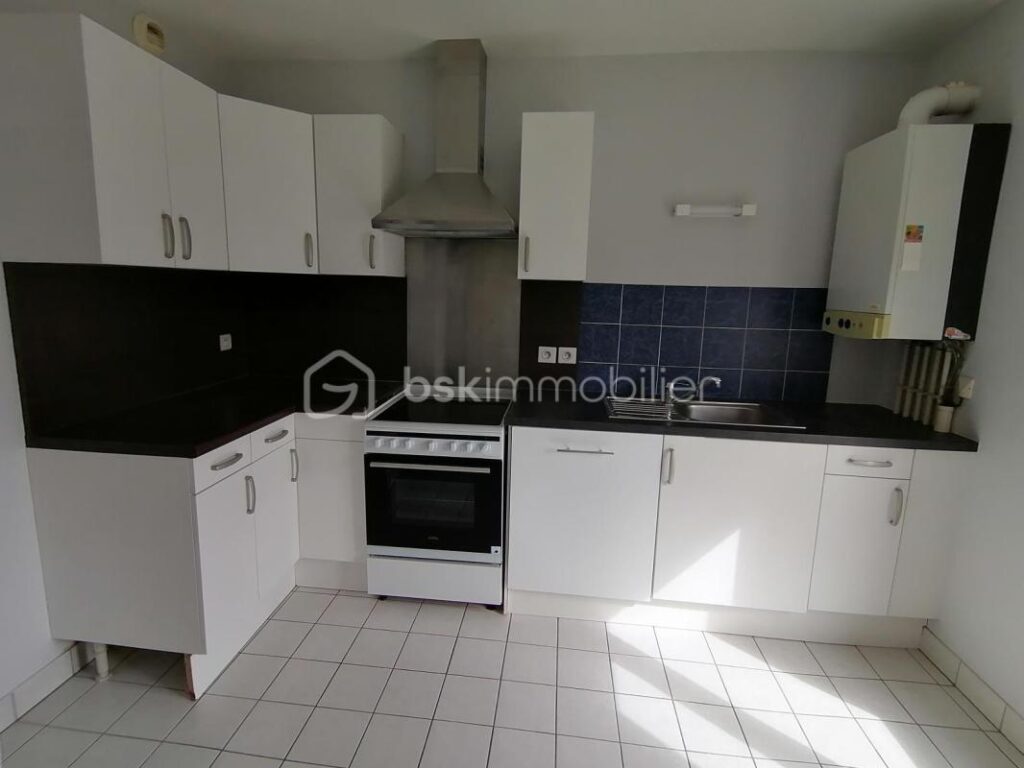 Duplex avec grand balcon et vue dégagée sur Limoges – Investissement locatif – 3 pièces – 2 chambres – 80 m²