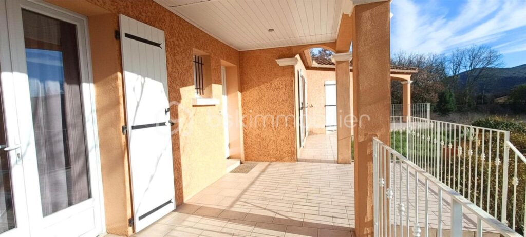 Maison 4 pièces 124 m² + dépendance – 4 pièces – 3 chambres – 124 m²