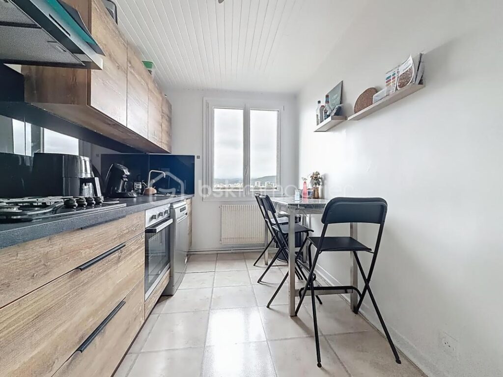 Appartement T4 de 67m2- DERNIER ÉTAGE + cave – 4 pièces – 3 chambres – 67 m²