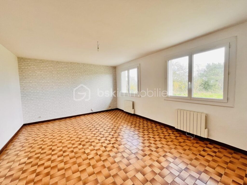 Maison 5 chambres, vie de plain-pied, sous-sol complet – 6 pièces – 5 chambres – 115 m²