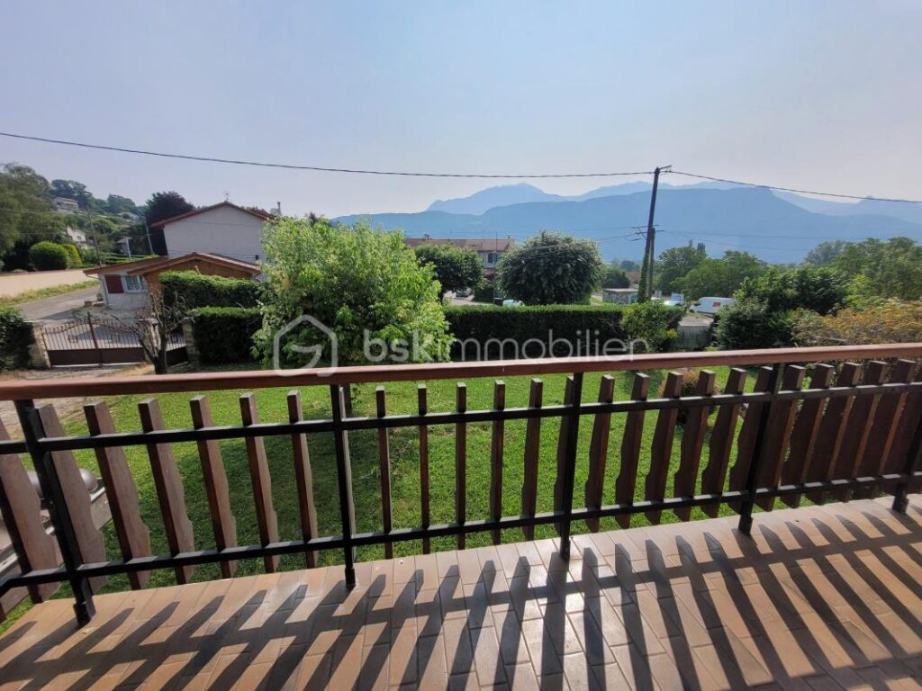 Saint Jean de Moirans Maison Individuelle 380 000 € – 6 pièces – 4 chambres – 180 m²