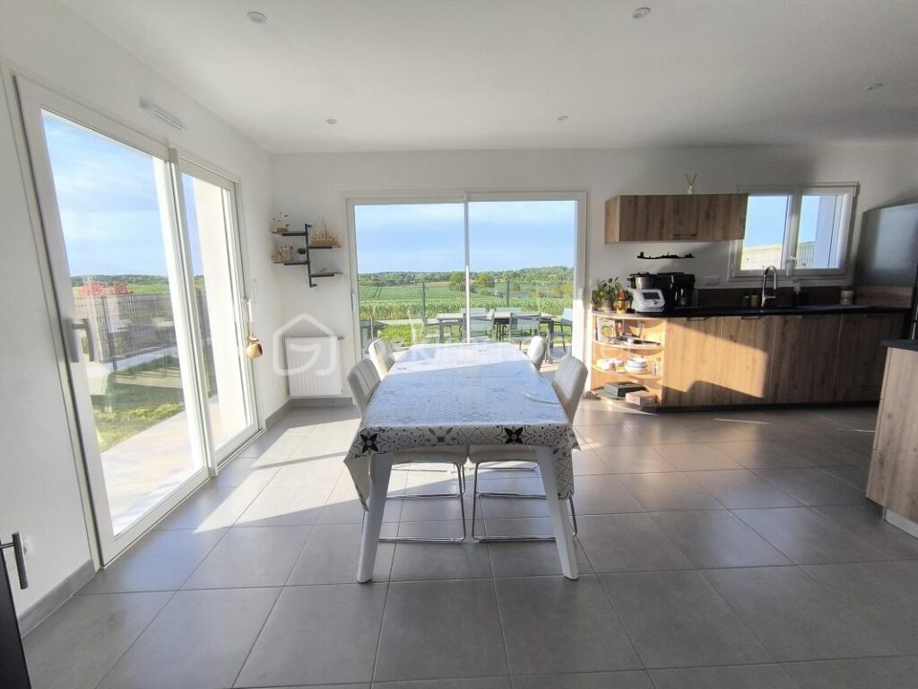 Maison récente et lumineuse avec vue dégagée sur la campagne – 4 pièces – 3 chambres – 97 m²