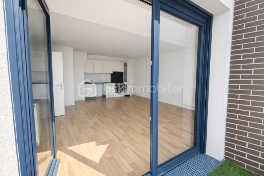 Appartement à vendre à Aubervilliers — Vue sur la ville — photo 5