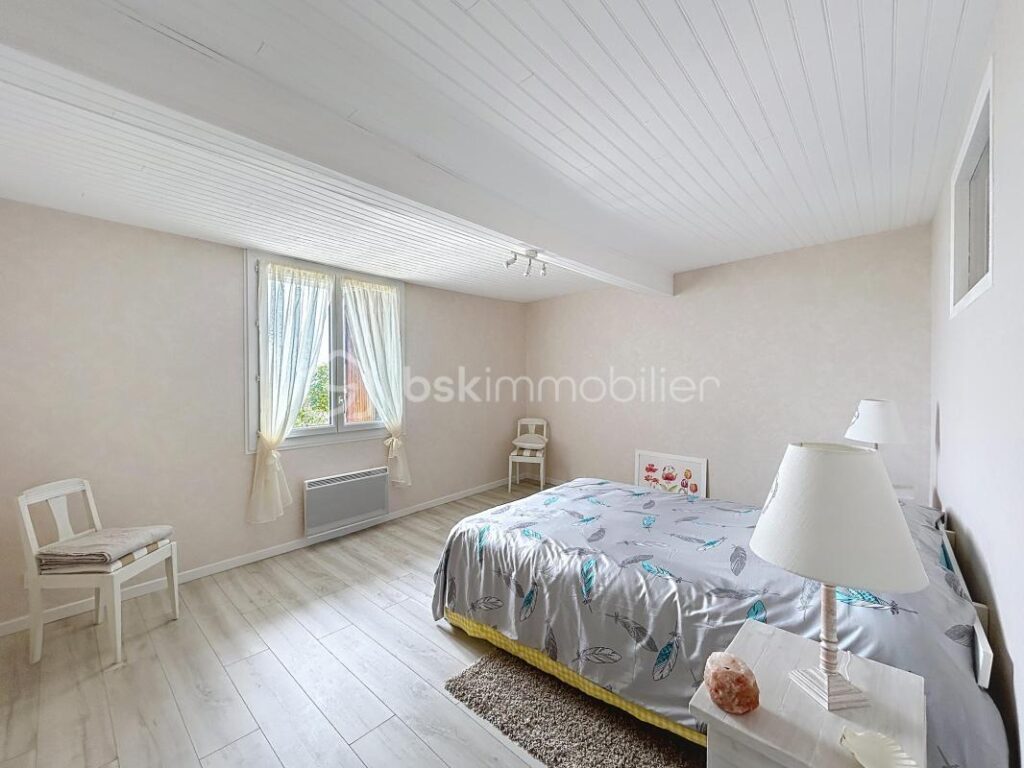 Maison à saisir – 4 pièces – 1 chambre – 85 m²