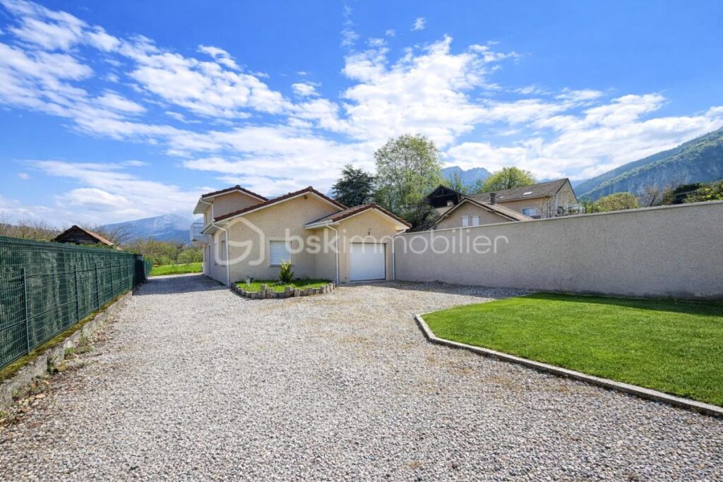 COUP DE CŒUR – Maison récente avec vue exceptionnelle à Rovon – 4 pièces – 3 chambres – 124 m²