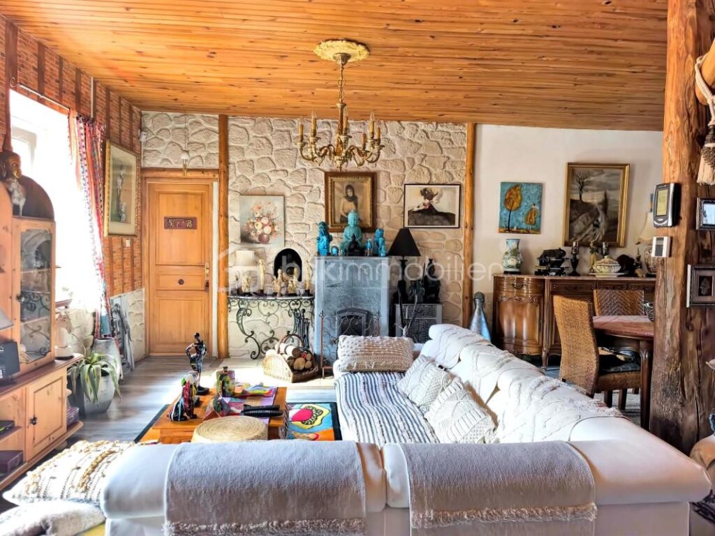 ✨ COUP DE CŒUR – Maison de caractère en pierre avec volumes et extérieur de qualité ✨ – 9 pièces – 6 chambres – 198 m²