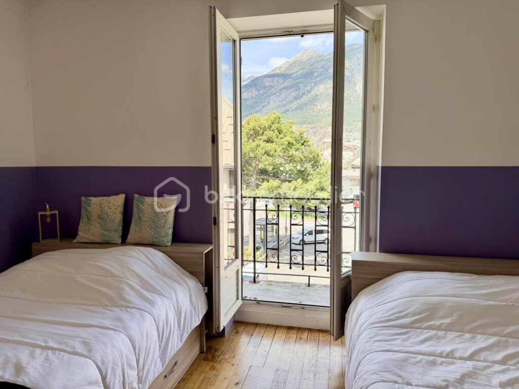 Appartement 4 pièces lumineux et vue montagne dégagée – 4 pièces – 3 chambres – 95 m²