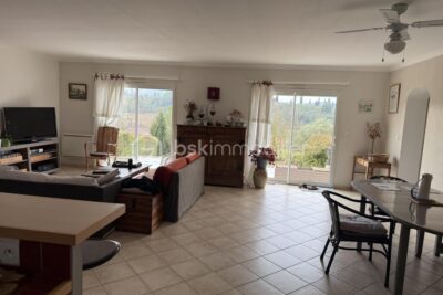Maison sur la colline – 5 pièces – 4 chambres – 122 m²