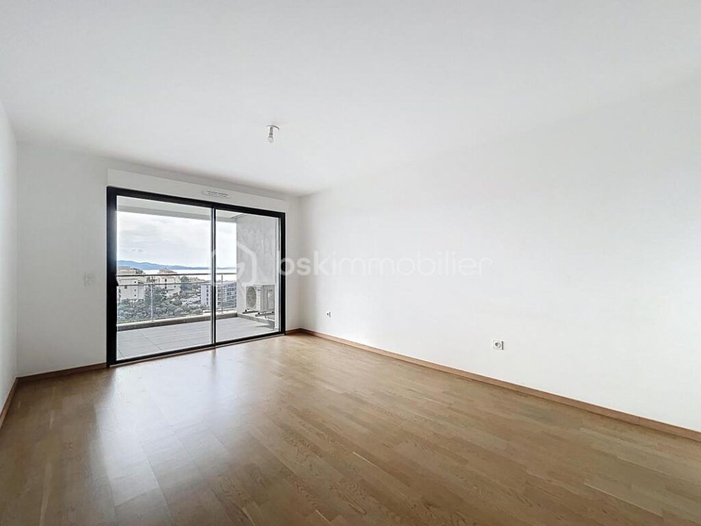 AJACCIO – Entrée de ville T2 vue mer + parking – 2 pièces – 1 chambre – 44 m²