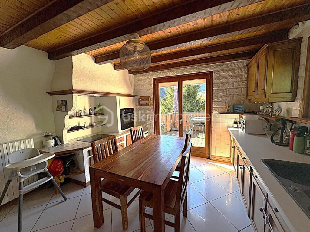 Invitation à l&rsquo;art de vivre au sein d&rsquo;un domaine entre ciel et montagnes ! – 7 pièces – 5 chambres – 134 m²