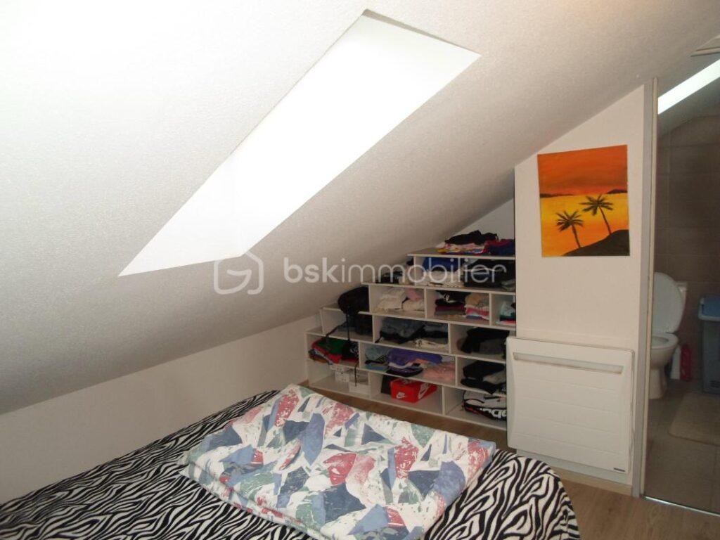 MONTBÉLIARD, AU CALME, A 2 PAS DU CENTRE VILLE DANS SECTEUR RECHERCHÉ, BEL APPARTEMENT TYPE T2 (1 CHAMBRE), CLIMATISÉ ET TOTALEMENT RÉNOVÉ – 2 pièces – 1 chambre – 36 m²